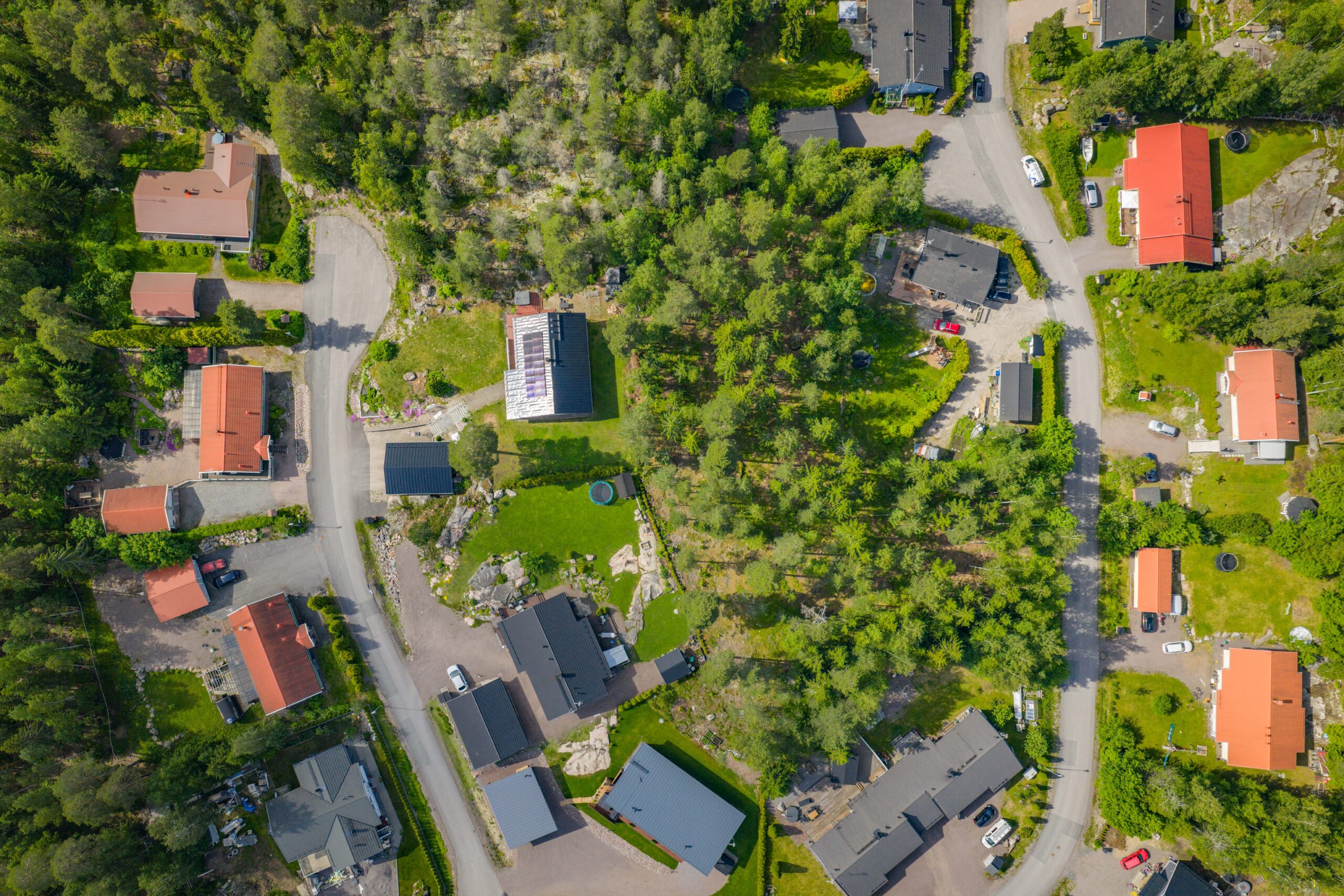 ilmakuva Kairaisrinteen asuntoalueesta. jossa useita omakotitaloja